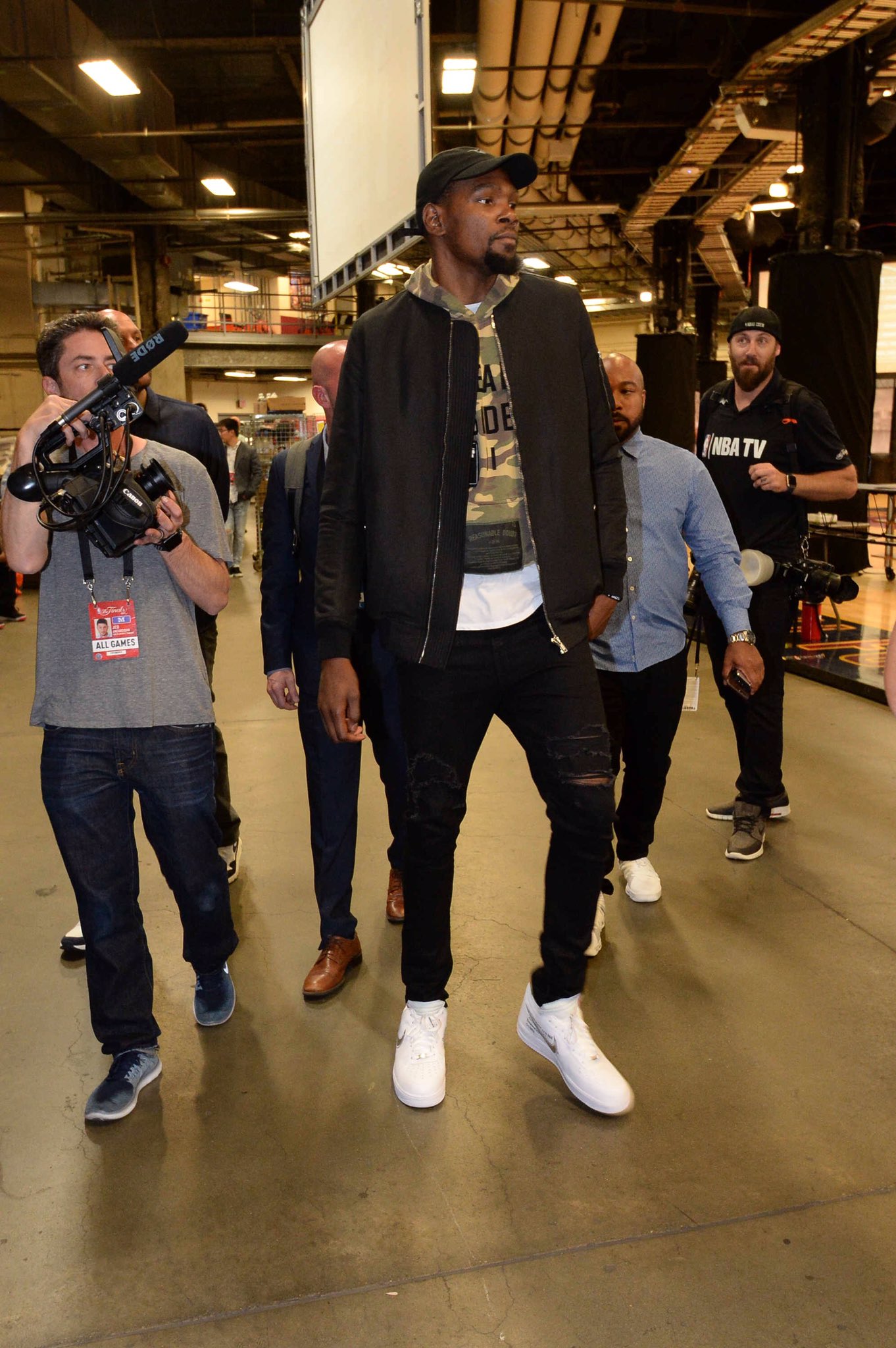 东契奇高位 东契奇高位