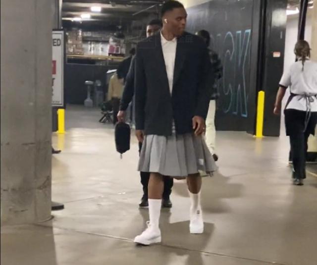 牵制中卫后 牵制中卫后